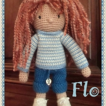 Flo, petite poupée au crochet