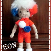 Eon, petite poupée au crochet